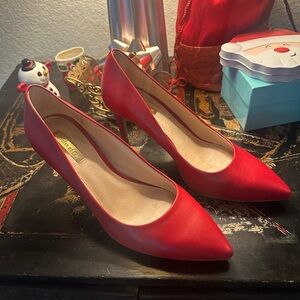 Louise et Cie Vibrant red heals